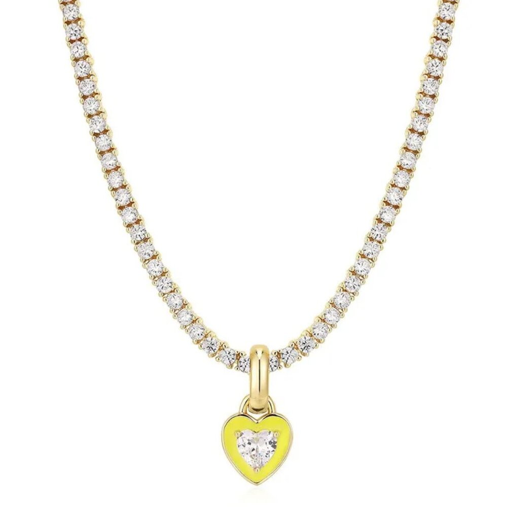 Heart-shaped zirconia pendant necklace